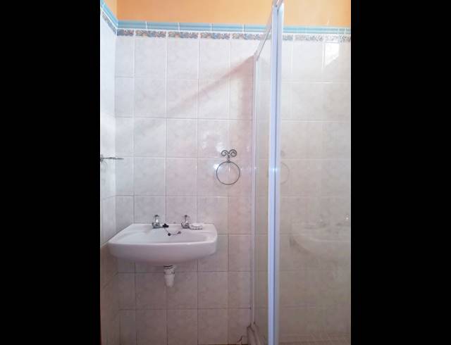 4 bed property to rent in WOODSTOCK